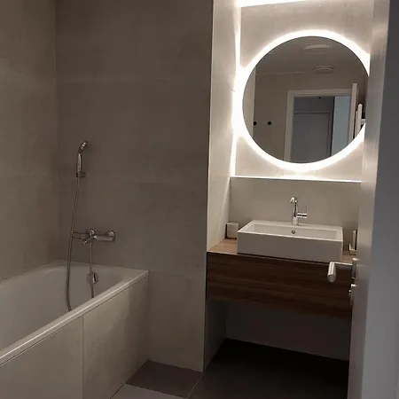 Sky Park Above The דירה